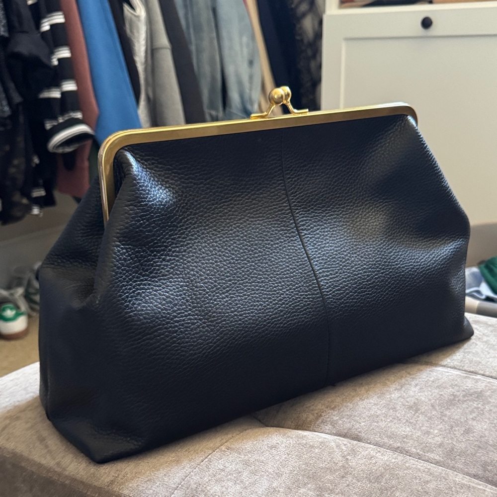 Elegant Black Leather Clutch - Picture 4 of 11